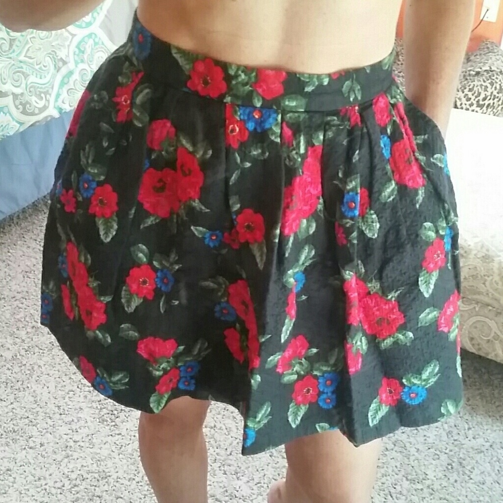 FOREVER 21* FLORAL PRINT MINI SKIRT